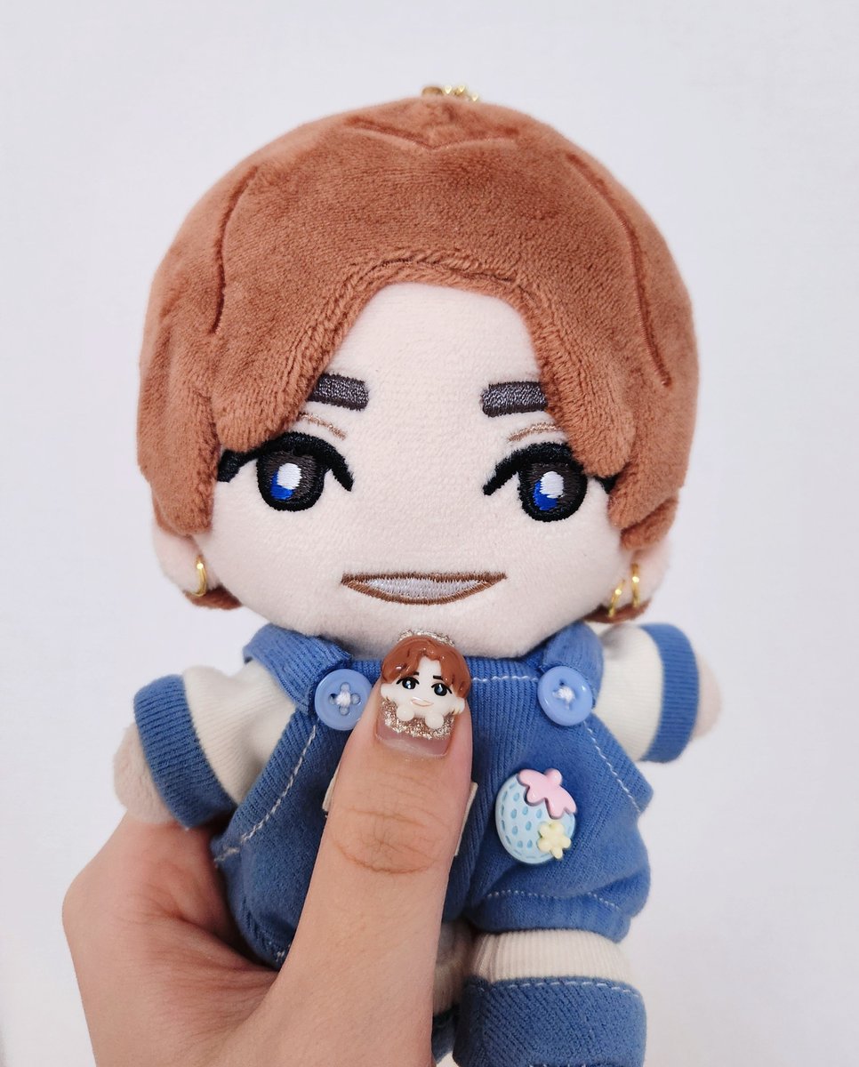 kj_8__st's tweet photo. ちびじゅりぬいネイルとじゅりぬい💙💙 https://t.co/QTocUjZz39