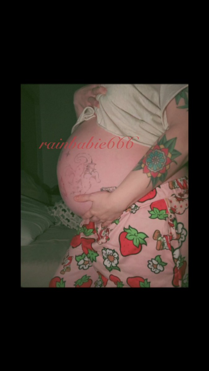 rainbabie666's tweet photo. ✨ bump update ✨
#preggo #pregnancy #momtobe #maternity #babybump #bumpdate #firstpregnancy #thirdtrimester #singlemom https://t.co/URLqHS08uA
