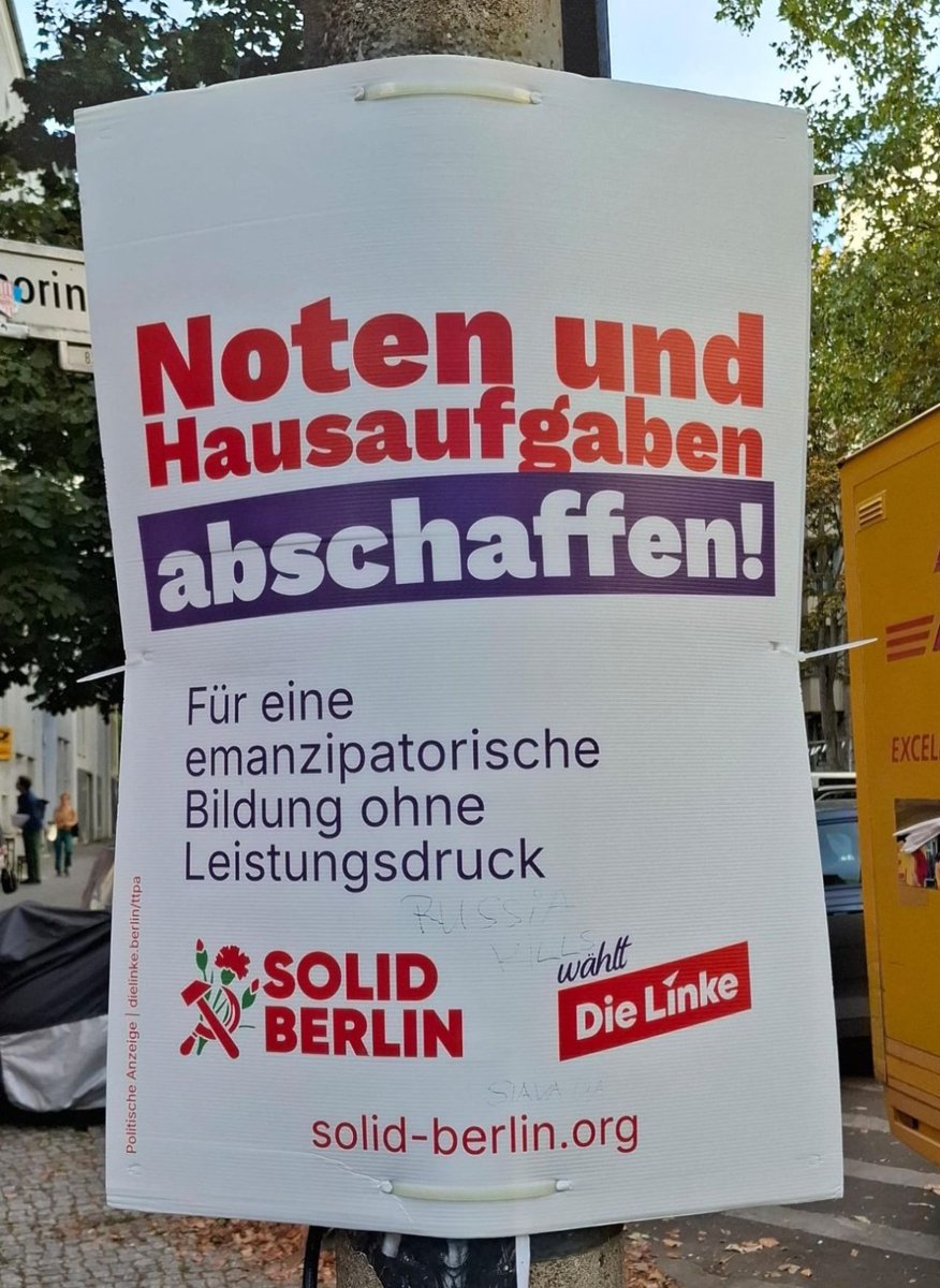 Techaktien1's tweet photo. Berlin verblödet 😂🏫👨‍🏫🎒✏️📐🧠📉💀 https://t.co/36ap8WhkJk