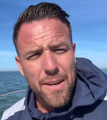 BasilTheGreat's tweet photo. 🚨BREAKING: The Crown Prosecution Service has FAST TRACKED Danny Tommo's arrest and charged him with Criminal Damage for slashing a migrant boat that had zero migrants in

Just remember the same CPS took MONTHS to charge the Manchester Airport attackers who literally beat up Police Officers

The CPS is a corrupted institution that picks and chooses cases to prioritise based on politics

Another broken piece of Britain