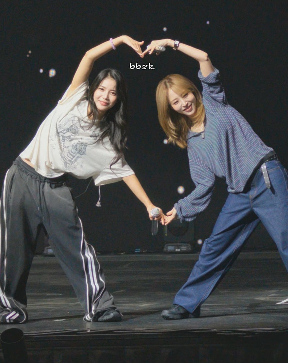 MACS0647_anon's tweet photo. Moonsun for today. Super big heart. 💓
#Mamamoo
#MAMAMOO_4WARD_SYDNEY https://t.co/e4yVX1Wwi1