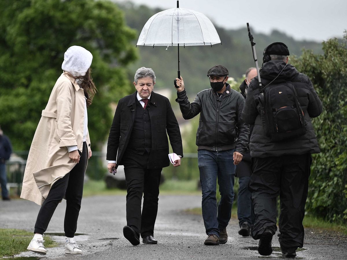SamVabien9's tweet photo. @BastienGilles6 hommes politiques et larbins, une longue histoire ... https://t.co/1YPhDiguYx