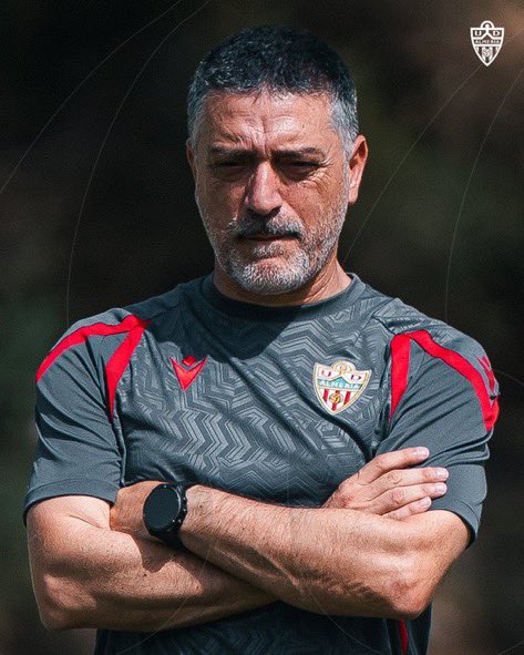 Javigoon_'s tweet photo. 🗣️ García Pimienta:

«No pude ir a la reunión de entrenadores. Es el problema de Almería, que está mal comunicado con el resto de España. Era incompatible para estar en el entrenamiento del miércoles. Nos enviaron la hoja de sesión y todo transcurrió con cierta normalidad» https://t.co/LwUTHJrl17
