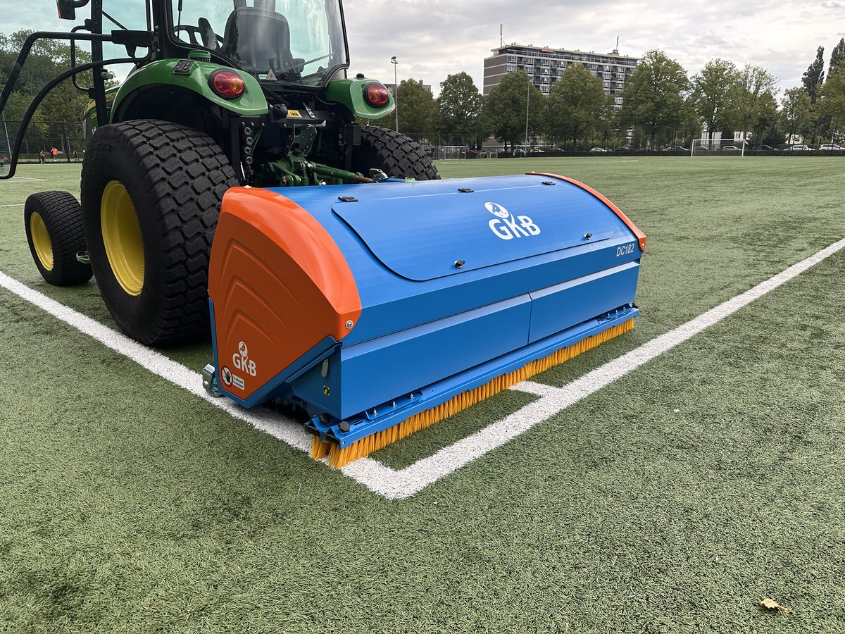 GKBmachines's tweet photo. 🔍 GKB DEEP-CLEAN 🔍 Screen and clean-out contaminants from your synthetic surface - fast! The combination of a vibrating screen and vacuum unit removes dirt, dust and detritus returning the clean, de-compacted infill to your surface. 

Learn more 👉 https://t.co/CTGFDwFd38 https://t.co/axsbceKMO6