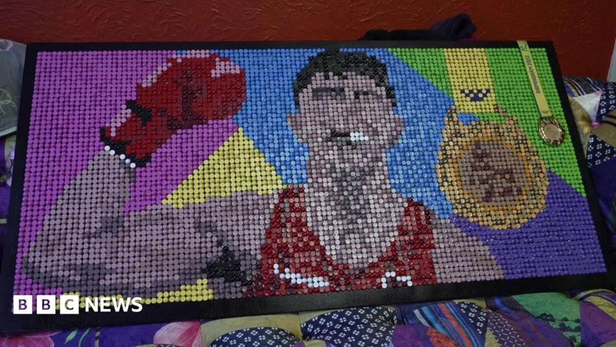 A2iTranscribes's tweet photo. Blind artist Clarke Reynolds (Mr Dot) used over 8,000 coloured Braille dots to portray boxer Lewis Williams’s gold medal win. The artwork tells a story through touch and sight and supports the hospice that cared for Williams’s father.

https://t.co/slv79BpAdV https://t.co/NFmQFQoBDq