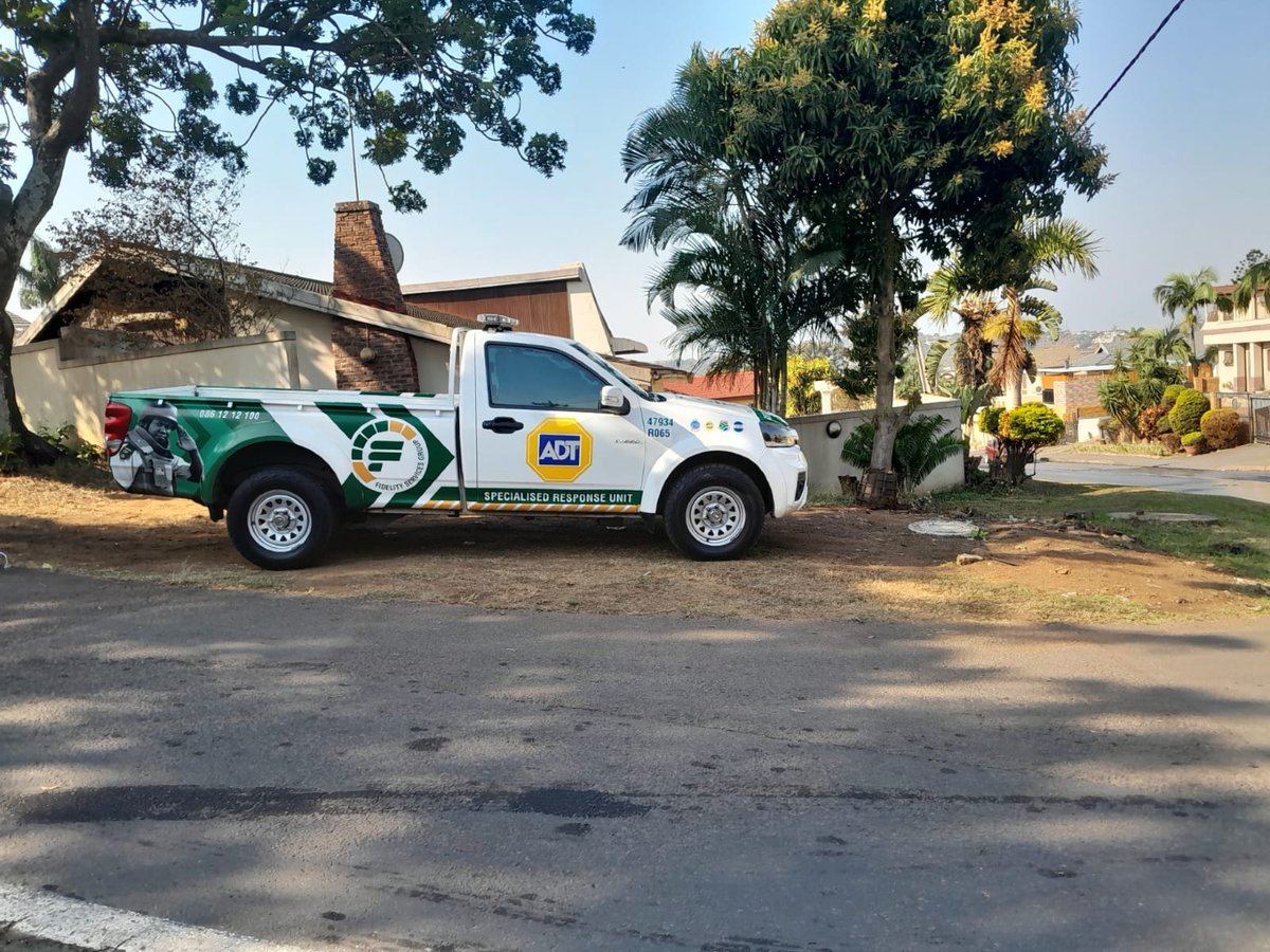 Fidelity_Secure's tweet photo. Proud protectors of Parlock! Our Fidelity SRU team are visible and have got all eyes on the ground. We are in the community for the community, always offering peace of mind. With us around, you have one less thing to worry about.
#FidelityADT #Parlock #KZN #visibility #patrols #AlwaysThereforyou #community #keepingwatch #keepingyousafe #securingyourassets #safetyfirst #FidelityServicesGroup #WeAreFidelity