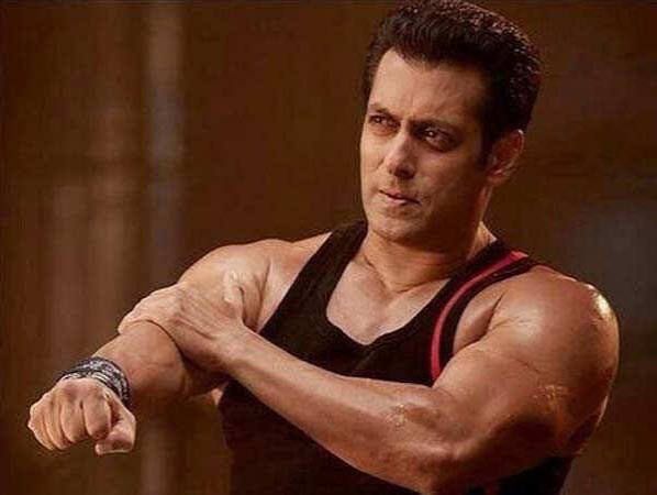 AlwaysBollywood's tweet photo. Massive Breaking 🚨

Multiplex giant PVR INOX has secured #SalmanKhan and #Nayanthara starrer #Monster 's All-India theatrical rights for a whopping Rs 100 crore 🔥

This acquisition comes at a crucial point for the Hindi trade industry, where buyers have recently turned very cautious about investing large sums upfront. A source reveals that the #SVC63 's  Rs 100 crore deal is structured as a refundable advance, giving the exhibitor an essential safety net.
