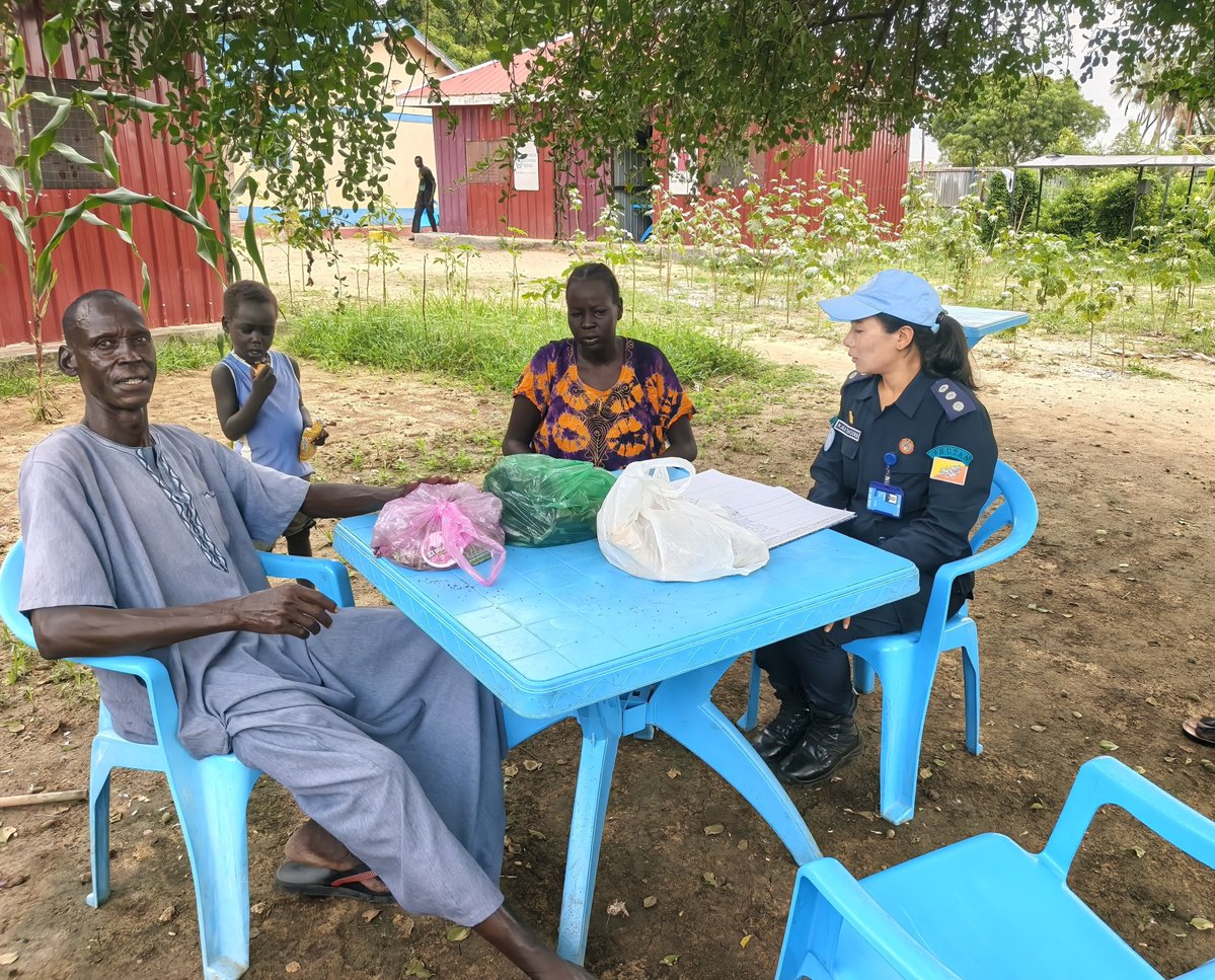 unmissmedia's tweet photo. #UNPOL officers serving with #UNMISS are helping advance human rights and humanitarian access in #SouthSudan 🇸🇸 by monitoring detention conditions, supporting mobile courts, raising awareness about sexual violence, and engaging with humanitarian partners.
#A4P #InvestInPeace https://t.co/1kjmGso6EO