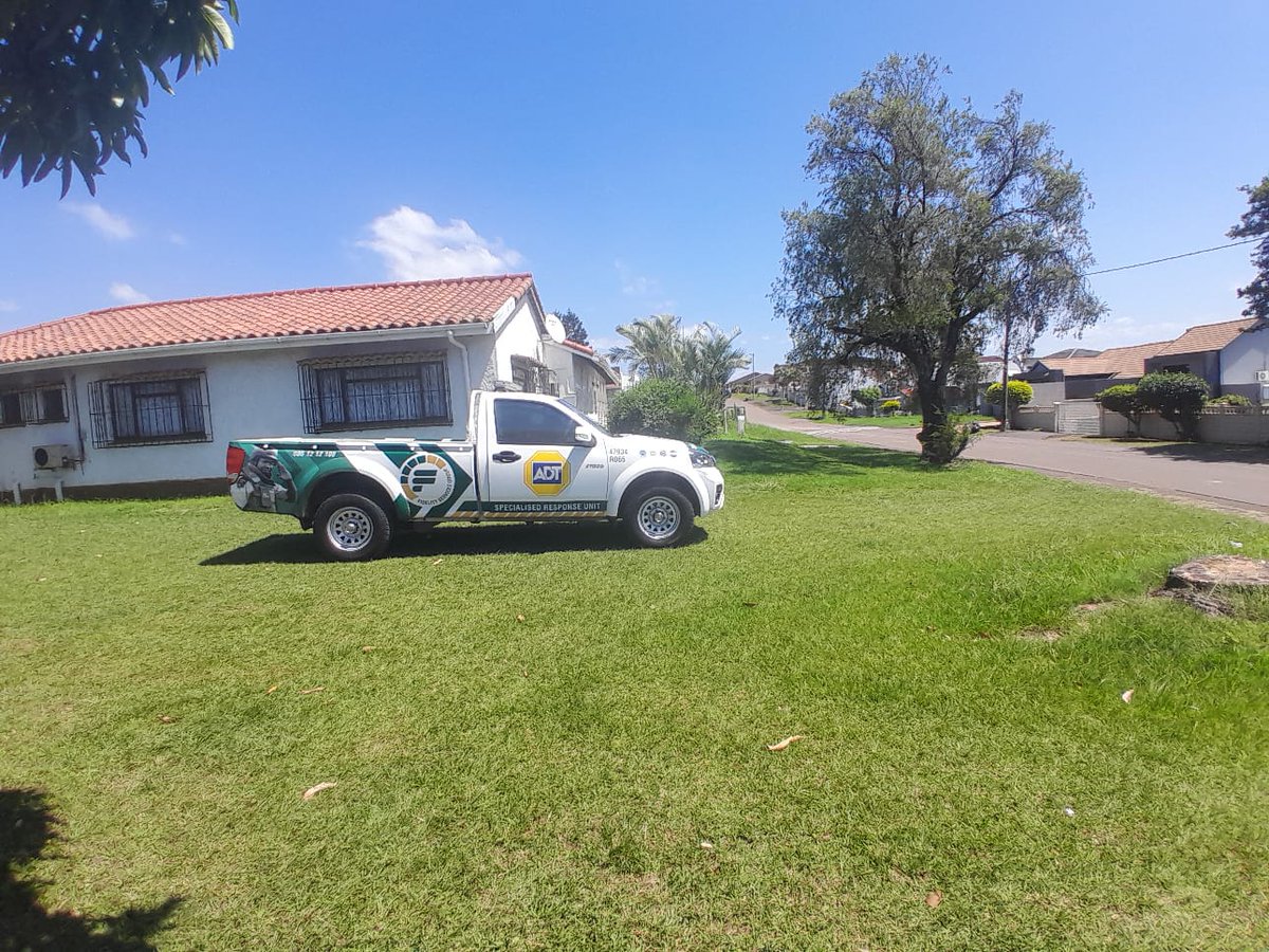 Fidelity_Secure's tweet photo. Proud protectors of Parlock! Our Fidelity SRU team are visible and have got all eyes on the ground. We are in the community for the community, always offering peace of mind. With us around, you have one less thing to worry about.
#FidelityADT #Parlock #KZN #visibility #patrols #AlwaysThereforyou #community #keepingwatch #keepingyousafe #securingyourassets #safetyfirst #FidelityServicesGroup #WeAreFidelity