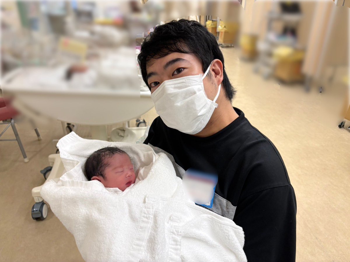 kent_condax's tweet photo. ご報告です。

我が家に女の子が誕生しました。母子ともに健康です。
これまで支えてくださった皆さまに心より感謝申し上げます。
本来なら一人ひとりご報告すべきところ、SNSでのご報告となりましたこと、ご容赦ください。
これからも宜しくお願いいたします。 https://t.co/GuzsGptHcn