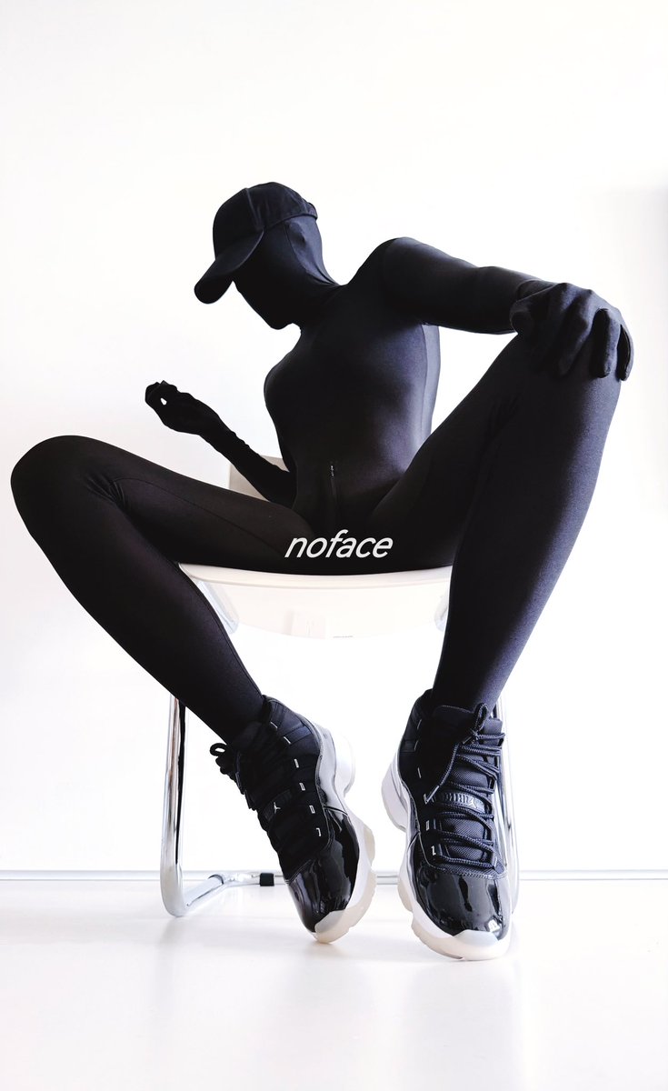 noface_bj's tweet photo. 月最明
人最黑
#zentai #覆面系 #noface https://t.co/DsdCE2IBBs
