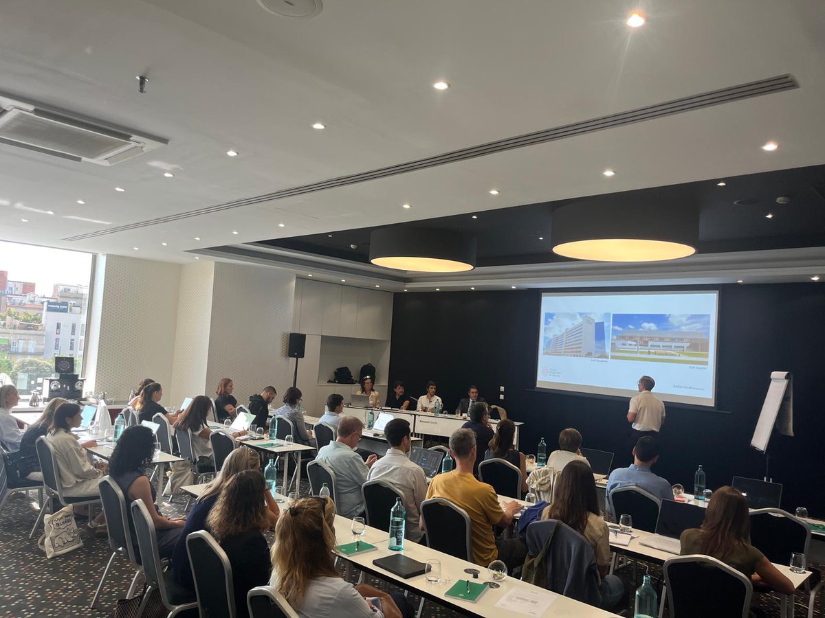 JRodriPalomares's tweet photo. 🤝 Gracias a @ROVI por invitarnos @vallhebron al taller de FFRct con CTAplus, por la excelente organización y por confiarnos el contenido científico y los casos.
👏 ¡Sala llena y gran interés por seguir aprendiendo!
#ImagenCardíaca #CardioTC #FFRct @vallhebron https://t.co/g0DXSBYP82