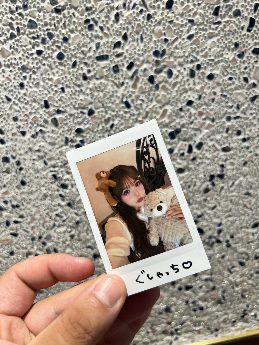 Cz5_U's tweet photo. ふーりー初対面でした！
モルックきっかけでふーりー推しになれた事伝えられた🥲
「りさモルックやったよ！」
って…
最高に可愛かったです😭

次は有明2days、ミーロワールの服着ていくから見つけてくれると嬉しいな
🏃‍♂️‍➡️➰🥖 #モルック #きゅーすと #ふーりー #ふりたんふりむいて #古澤里紗 https://t.co/RldZUfskRr