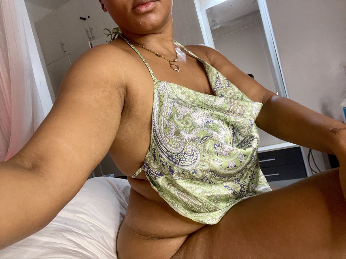Gmadell97's tweet photo. Can I sit on your face? https://t.co/uautRGNYpA