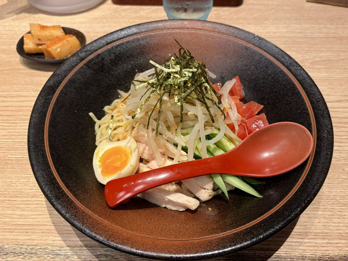 5mori2's tweet photo. 田所商店で胡麻味噌冷やし
冷やしの味噌らーめんも美味しい😋
味噌漬けめんまをトッピング

別の日には冷やしタンタン麺
信州味噌、ゴマだれとラー油で旨辛🧡
味噌漬け炙りチャーシューを1枚トッピング👌🏼
氷が溶けてスープが飲みやすくなる〜 https://t.co/aEvLfrPhV7