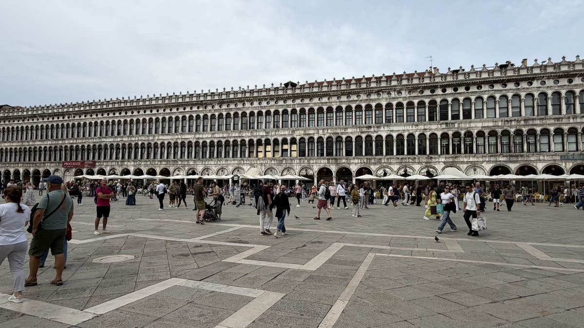 KickdownNak's tweet photo. ヴェネツィア3日目。
残りの観光地を駆け足で巡る。

🇮🇹ヴェネツィアまとめ
・今まで行った旅行先でベスト3に入る満足度
・パスタが激うま。
今まで食べていたパスタは何だったのだろう。
・街は巨大迷路。Googleマップ必須
・物価は高い
・治安は普通 https://t.co/knKi4nU4Ev