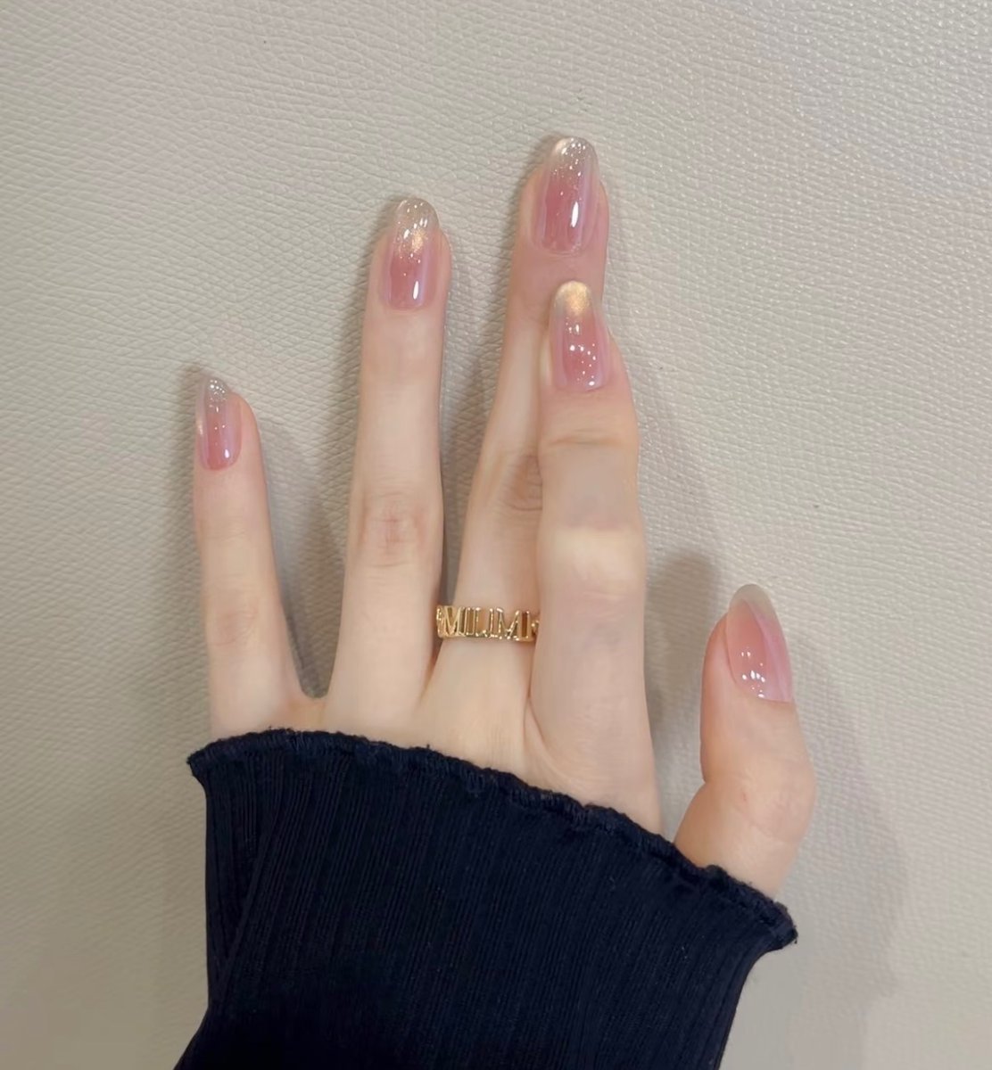 biyoutanaka's tweet photo. チークネイルの上にマグネット合わせるのも可愛い🤍 https://t.co/qtOfrwDlf8