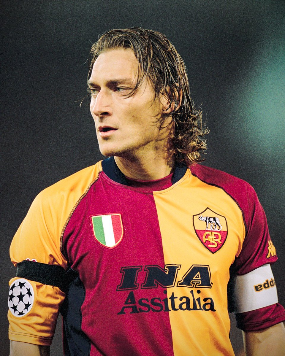 Footballtweet's tweet photo. 🇮🇹 Happy birthday to Francesco Totti, the Emperor, who turns 50-years-old today:

▪️ 786 Roma games
▪️ 307 Roma goals
▪️ 205 Roma assists

🏆 He won one World Cup, one Serie A and was one of the last one club men in football. https://t.co/CwJes7yBn6