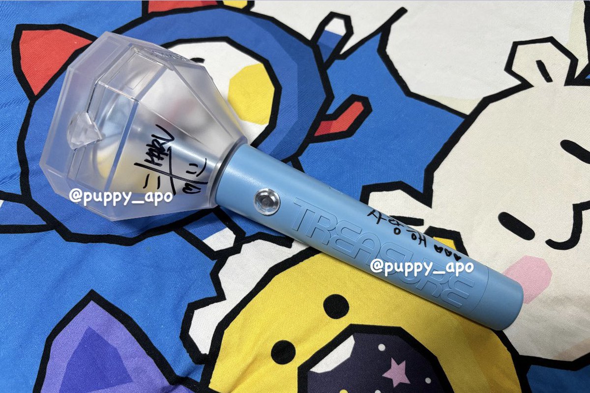 puppy_apo's tweet photo. ✈️พร้อมส่ง🛩️

Treasure Official Light Stick Ver. 1 (มีกล่อง)

〰️ Signed Haruro แท่งไฟไซน์สดของฮารุโตะอันเดียวกับที่น้องถือในการ์ดแท่งไฟ
〰️ ลายเซ็น(เก่า)บนตัวแท่งไฟ กับมีคำเล็กน้อยที่ด้ามจับแต่ผมอ่านไม่ออก

ราคา 1,190 THB. รวมส่ง
#ตลาดนัดtreasure
ฮารุโตะ Haruto 하루�� https://t.co/844dBRzKX8