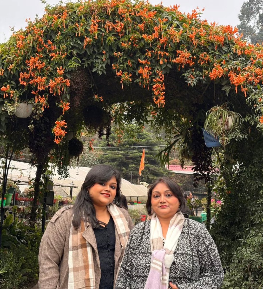 FredaStingef's tweet photo. Happy Birthday, Mummum! I only wish to see you happy and healthy. As I enter this new phase of life, I hope to make you proud and live by your values. I love you so much! https://t.co/r6JsveyXjZ