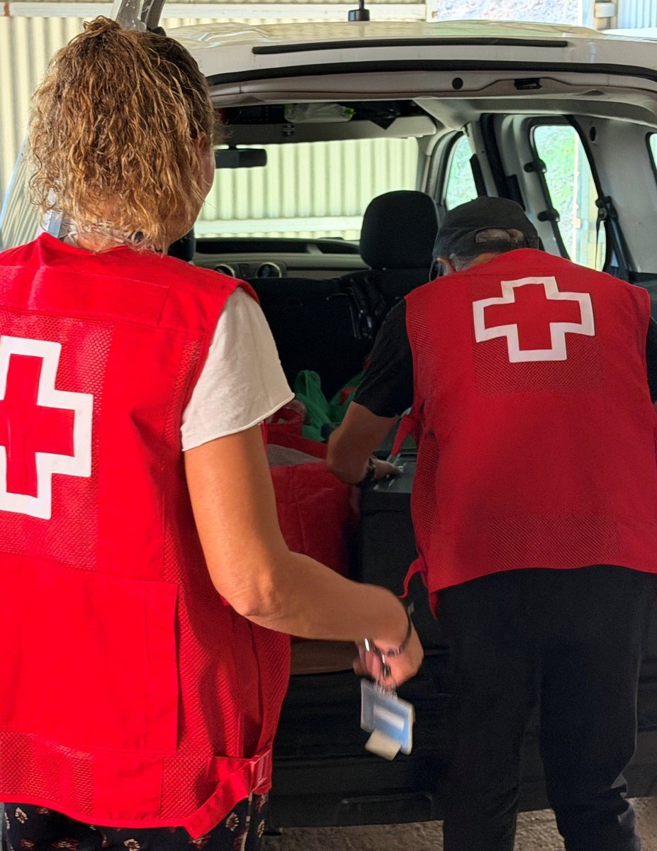 CreuRojaStCugat's tweet photo. També pots participar en el projecte del Centre de Distribució d’Alimentació Humanitari, de
@CreuRojaStCugat, portant aliments a persones amb mobilitat reduïda. Vols formar part del nostre CDAH? Hi ha moltes maneres d’implicar‑te.  Amb el suport @ajsantcugat https://t.co/srb5EYoYYJ