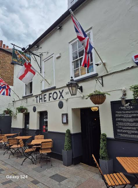 BasilTheGreat's tweet photo. 🚨BREAKING: 3 Muslim Men ATTACKED a pub in Twickenham, ripping down our country's flags 🏴󠁧󠁢󠁥󠁮󠁧󠁿🇬🇧and screaming "Allahu Akbar" while they BURNED THEM

Zaid Sami, Nour Sami and Omar Sukkar have all been arrested and charged for the attack

Why are these people even in our country? https://t.co/xcqNO9VKj7