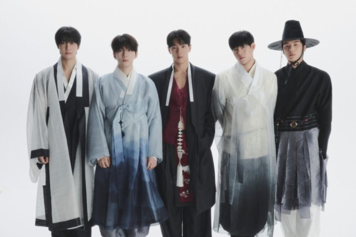 Kkorepo's tweet photo. <トレンドブログ>「MONSTA X」、アナザーレベルの韓服姿で秋夕（#チュソク、中秋節）を祝う…それぞれの個性があらわれるビジュアル
＃MONSTA_X
🔗https://t.co/nafQR51zk6 https://t.co/tbIFjumoIv