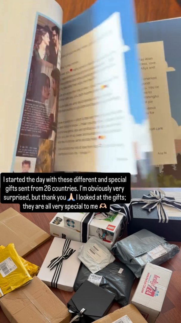 01Alsham's tweet photo. Emin, in his exclusive Instagram story:

“I started my day with these diverse and special gifts sent to me from 26 countries. It’s clear that I was very surprised, but thank you from the bottom of my heart. I took a look at the gifts, and every single one of them is very special to me.”

Emsu🥹✨❣️
#arafta #EminGünenç #IlsuDemirçi #emsu