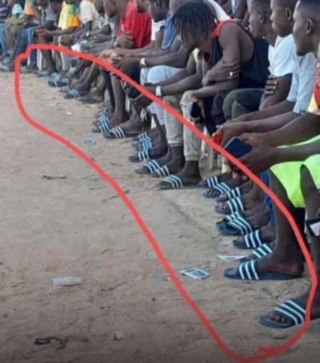 Simply_miles8's tweet photo. When you go to Teshie and ask for Nii 😂😂😂 https://t.co/YOfrrhwULs