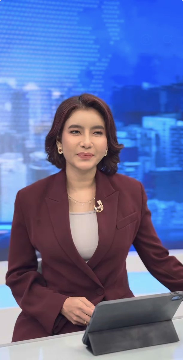 satin_leather10's tweet photo. From DM #asian #newspresenter #formalsuit https://t.co/oiTf3hBznP