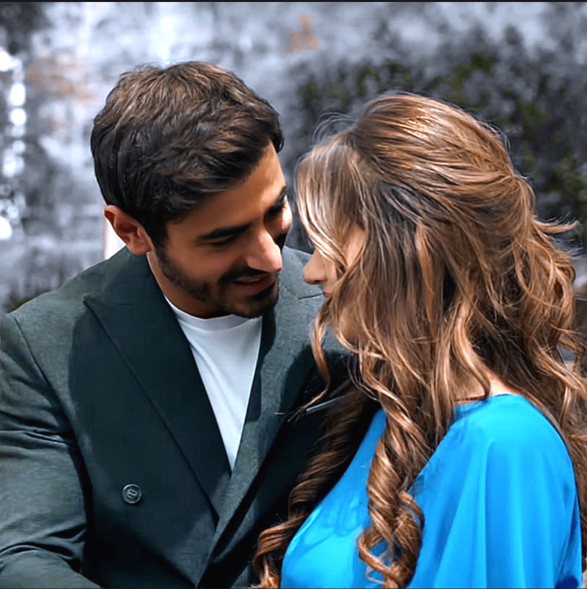 excoticmaddnes_'s tweet photo. It’s the 1st day after Mercan’s pregnancy revelation! So ready for an overprotective Ateş taking care of his karım &amp; their little baby inside her. Cute MerTeş scenes talking about parenthood and lots of DRAMA! ✨
Happy #Arafta and #MerTeş day! ❤️ https://t.co/FZKGG1QpV5