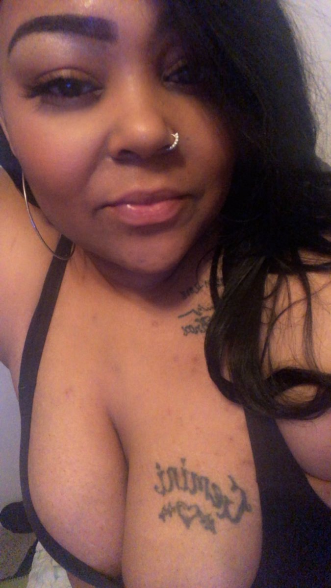 cocoacurves84's tweet photo. Ive been single for so long I think I’m getting to use to this shit😩😂 https://t.co/s8TzgHR2J7
