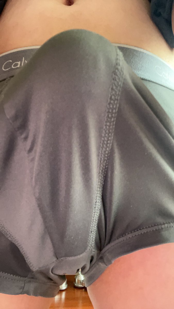 dyscoh's tweet photo. 正常的JJ和80勃起的对比～ 中秋节快乐🎑 #肉棒 https://t.co/hdPBXjmQjg