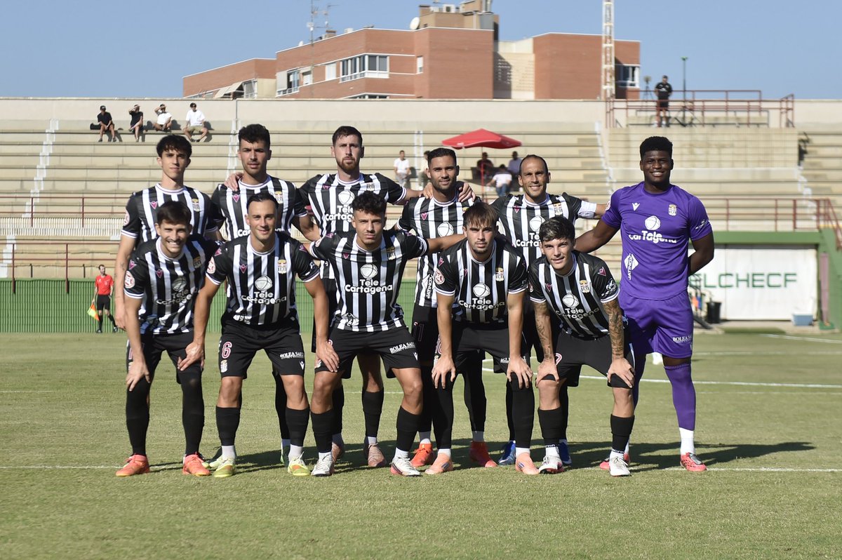 FCCartagena_efs's tweet photo. ⚽️𝐏𝐚𝐫𝐭𝐢𝐝𝐨 𝐝𝐞 𝐞𝐧𝐭𝐫𝐞𝐧𝐚𝐦𝐢𝐞𝐧𝐭𝐨 𝐜𝐨𝐧 𝐞𝐥 𝐄𝐥𝐜𝐡𝐞 

⚽️Se jugarán 2 partes de 60 minutos. 
📍Díez Iborra 

ℹ️Con este XI inicia el Efesé https://t.co/CSQ2b5t02B