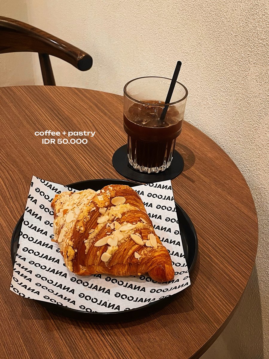 XiaoRodrig5q's tweet photo. Yes to more new spots in Wijaya. This cozy place is perfect for coffee and camera enthusiasts, with great coffee and film for your analog camera. Their morning coffee-and-pastry combo is just IDR 50k—a winning deal in this economy. https://t.co/mxK5PnG6pZ