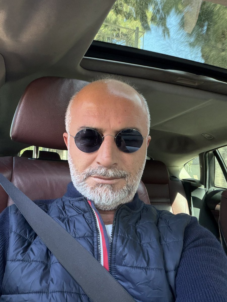 Orhanlale's tweet photo. Her gün  yeniden başlıyor hayat
Dünler dünde,
Yarınlar, yarınlarda kalsın.
Bu günü siz en güzel yerinden kucaklayın 🤗☕️

Güzel bir #cuma gününe 😉💐 https://t.co/iwrtTJutY9