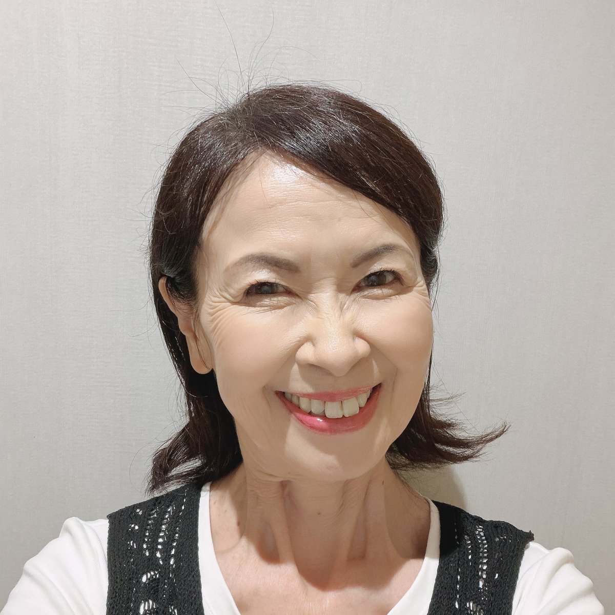 A9J2TpMpTMzjfas's tweet photo. 中秋の名月。
曇っていてお月様は見れないかなぁ。
今日は昨日に引き続き、朗読劇でご一緒した伊くんの舞台「枯レヌ、野ノ花」(脚色・演出: 塚本宇良)観て来ました！
第二次世界大戦下、追い込まれた日本の上野動物園での実話を基に描かれたお話。
戦時猛獣殺処分。
戦争は人だけではなく、何も分からない動物達の命をも奪いました。
でも今日の舞台は、ただただ辛く悲しいだけでなく、笑いを誘うシーンもいくつかあり楽しめました。
どんな生き物にも命があり、その「命の尊さ」を改めて痛感した素敵な舞台でした✨✨

#枯レヌ野ノ花
#命の尊さ
#第二次世界大戦
#上野動物園
#戦時猛獣殺処分
#円端公演
#ウエストエンド