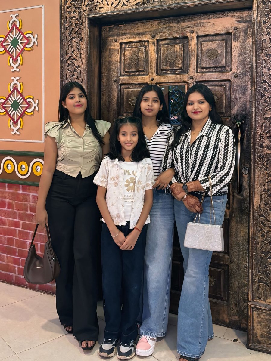 JanettMoreol's tweet photo. Family is more than a word—it’s the feeling of being loved, understood, and never alone. https://t.co/iXRkEfgakU