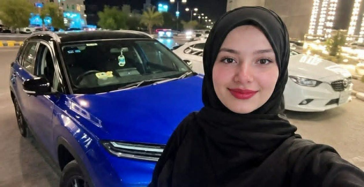 Dialakhano's tweet photo. يا حكومة المزز مئات الالاف من النازحين من الساحل الغربي ما حصلوا منكم اي دعم ولا اهتمام
ماذا قدمتم لهم من رعايه؟

بينما هذه المزه .. اغرقتوها هدايا ومكياجات
لعنتي عليكم
#اليمن
#26سبتمبر 
#الثورة_اليمنية https://t.co/8TC0RClsmD