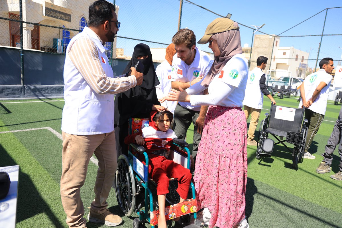 NasSocial_ar's tweet photo. ♿ Yemen’de 50 Tekerlekli Sandalye Desteği

Umuda Koşanlar Derneği desteğiyle Marib ve Hadramut’ta 50 tekerlekli sandalye temin edildi. Projeyle hareket kabiliyeti kısıtlı kişilerin günlük yaşamlarının kolaylaştırılması amaçlanıyor.

#Yemen #EngelsizYaşam #İnsaniYardım https://t.co/ZVy2fNpe23