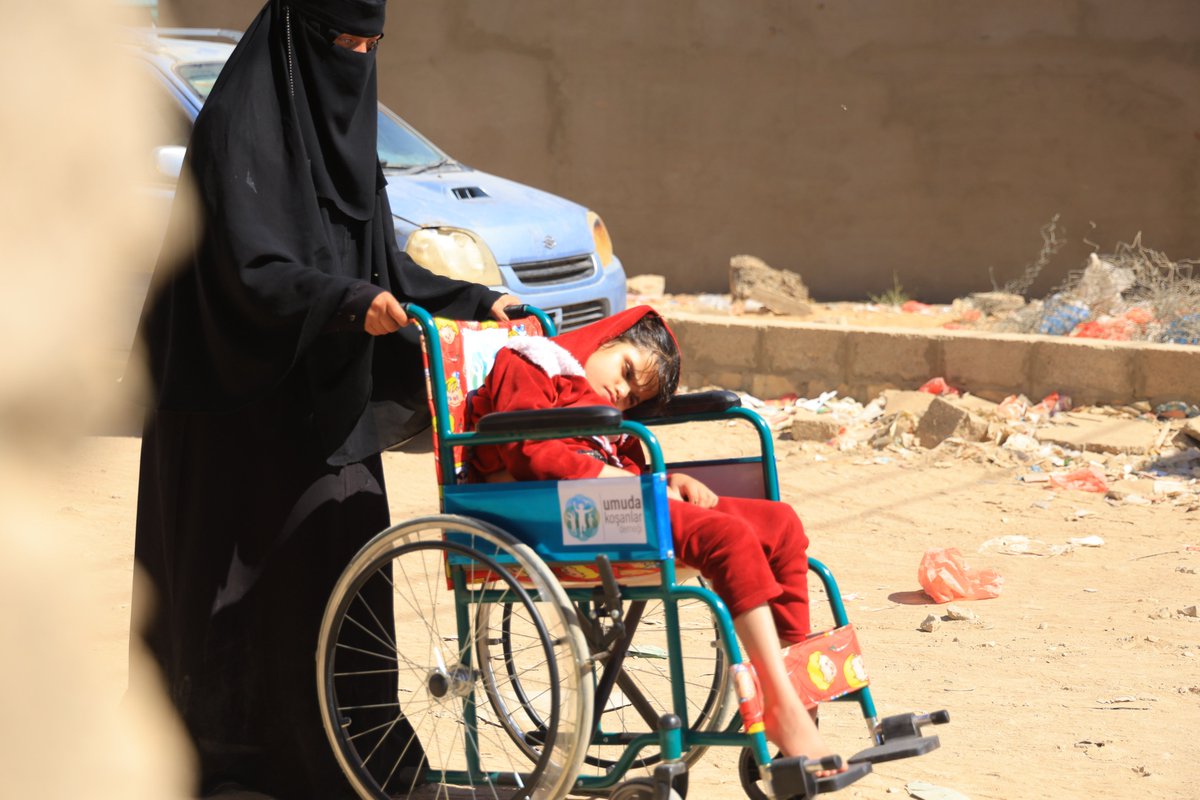 NasSocial_ar's tweet photo. ♿ Yemen’de 50 Tekerlekli Sandalye Desteği

Umuda Koşanlar Derneği desteğiyle Marib ve Hadramut’ta 50 tekerlekli sandalye temin edildi. Projeyle hareket kabiliyeti kısıtlı kişilerin günlük yaşamlarının kolaylaştırılması amaçlanıyor.

#Yemen #EngelsizYaşam #İnsaniYardım https://t.co/ZVy2fNpe23