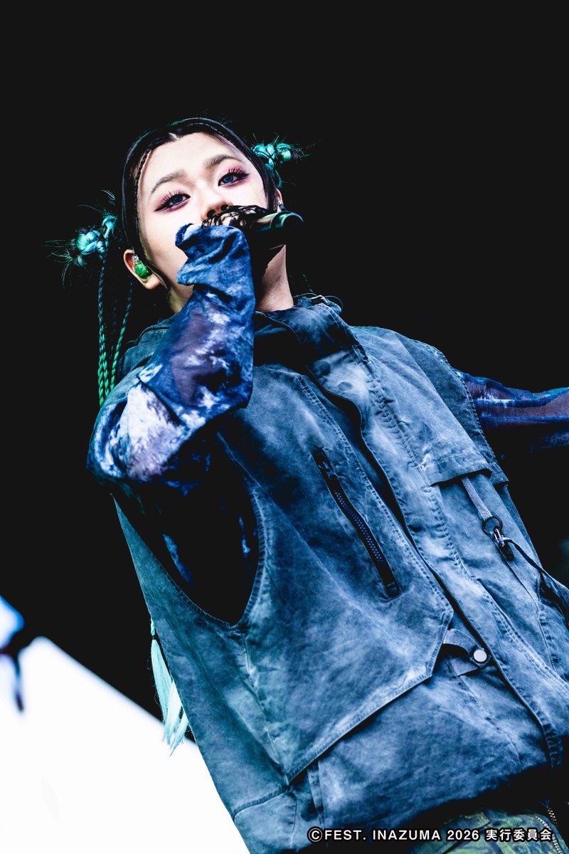 FEST_INAZUMA's tweet photo. ⚡雷神STAGE⚡
Chevon
https://t.co/ft60JiUN7H

▼SET LIST
01 FLASH BACK!!!!!!!!
02 冥冥
03 春の亡霊
04 さよならになりました
05 B612
06 銃電中
07 ダンス・デカダンス

#フェストイナズマ
@Chev0n #Chevon https://t.co/sRLMs1d4IW