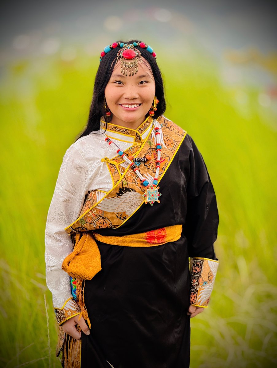 ShayHamiss's tweet photo. Wrapped in traditional attire again. Thank you so much, sis @karma_cheyang_la, for this wonderful opportunity. The dress is from @karmas_chupa—contact them for inquiries. https://t.co/bHX7wH8J0Q