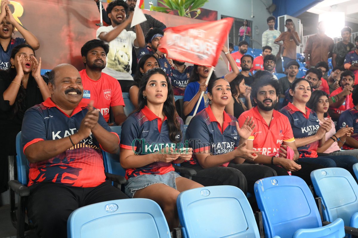 RDBalaji's tweet photo. Rio Raj &amp; Saniya Ayappan's #Maddy looks like a #CSK fan and #RCB fan falling in love! 💛❤️🏏😂

Cricket rivalry taking a romantic turn! ❤️ https://t.co/WMtT0mY4sJ