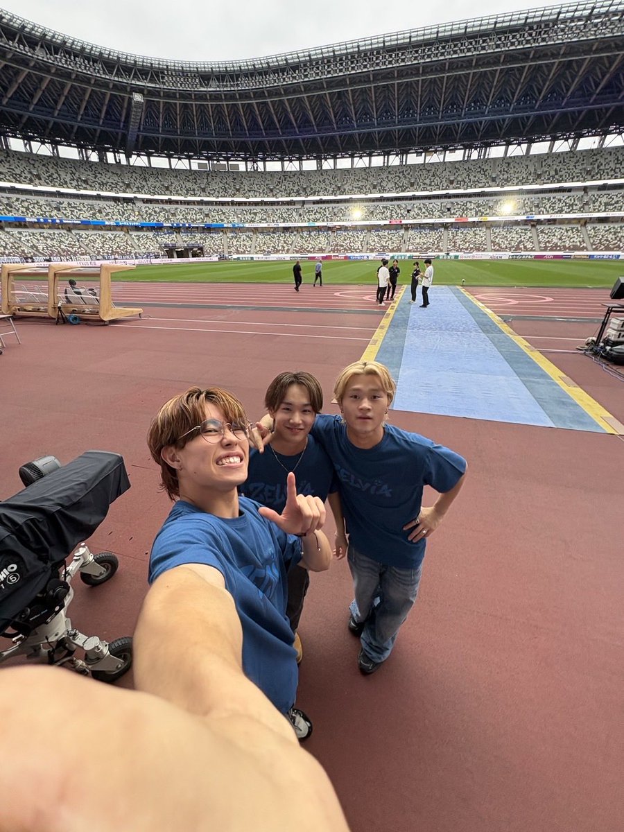 legit_cyber's tweet photo. ✏️#レジログ
FROM #HAL

こんにちは！！HALです🫡
Dリーグも開幕戦まであと10日‼️
毎日充実した練習でレジットのみんなはかなり気合い入ってます🔥🔥🔥
レジポッセの皆さんと盛り上がる準備はバッチリです😤✨

先日はシルバーウィークでしたね！
せっかくのシルバーウィークでしたが雨がすごすぎて外出できず、、☔️
ずっと家でゴロゴロしてました！笑
皆さんはシルバーウィーク何をして過ごされましたか？？

写真は新メンバーとしてのデビューだったFC町田ゼルビアホーム戦の時の！

@halx1009 #cyberagentlegit
#dleague #ｄリーグ