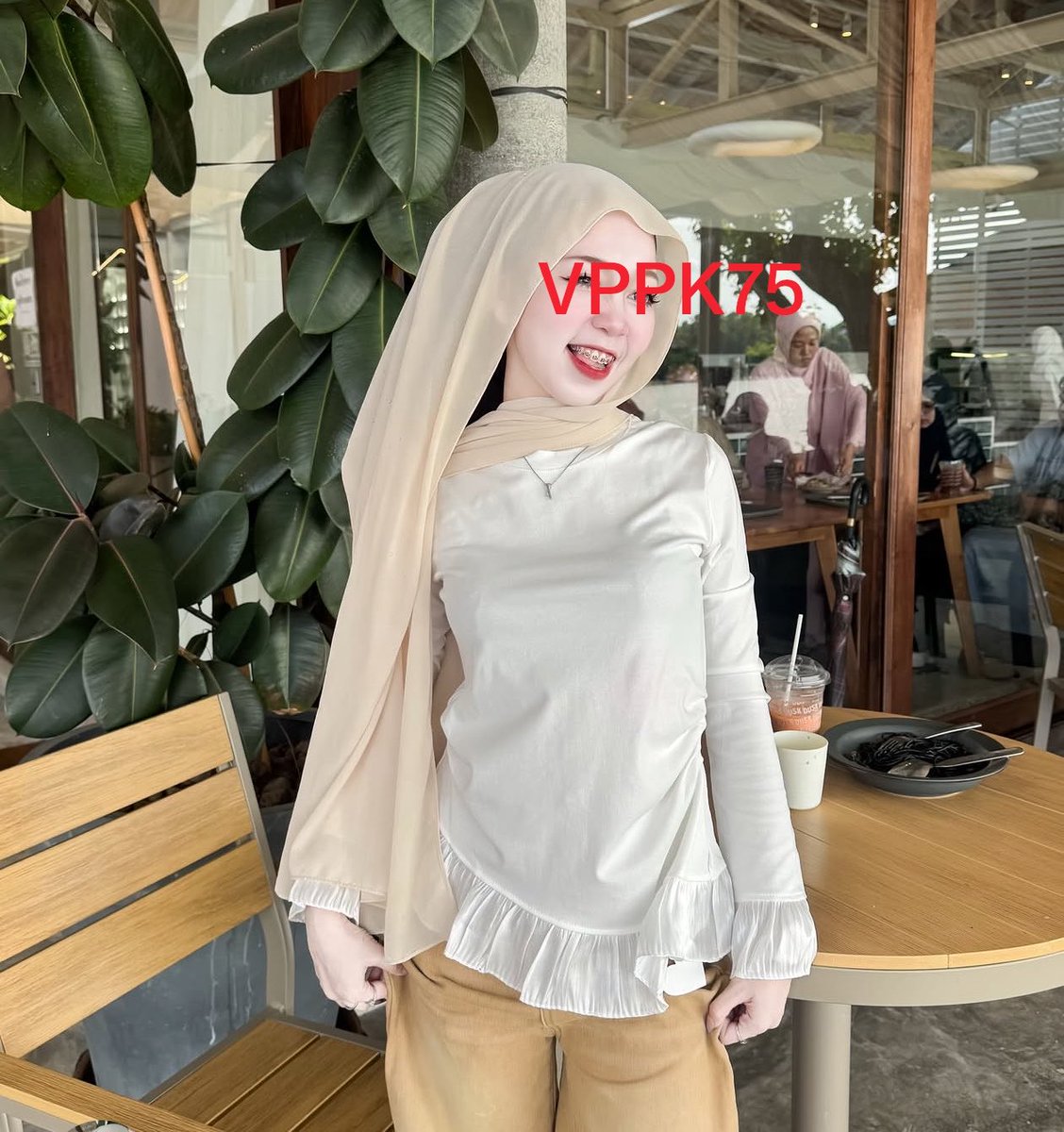NancyTillb6g's tweet photo. ตอนแรกก็ไม่เชื่อ จนกระทั่งลองใช้เอง... ไอเทมลับที่บิวตี้บล็อกเกอร์เกาหลีโหวตให้เป็นอันดับ 1!“ 🦋 ครีมนวดกันแดดเนื้อซูเฟล่ บางเบา คุมมันนาน 🌤️ นวดปัตตานี 
รับงานปัตตานี
#รับงานปัตตานี #ปัตตานี
#นวดปัตตานี
🆔 VPPk75 https://t.co/JYwg5rV0T6