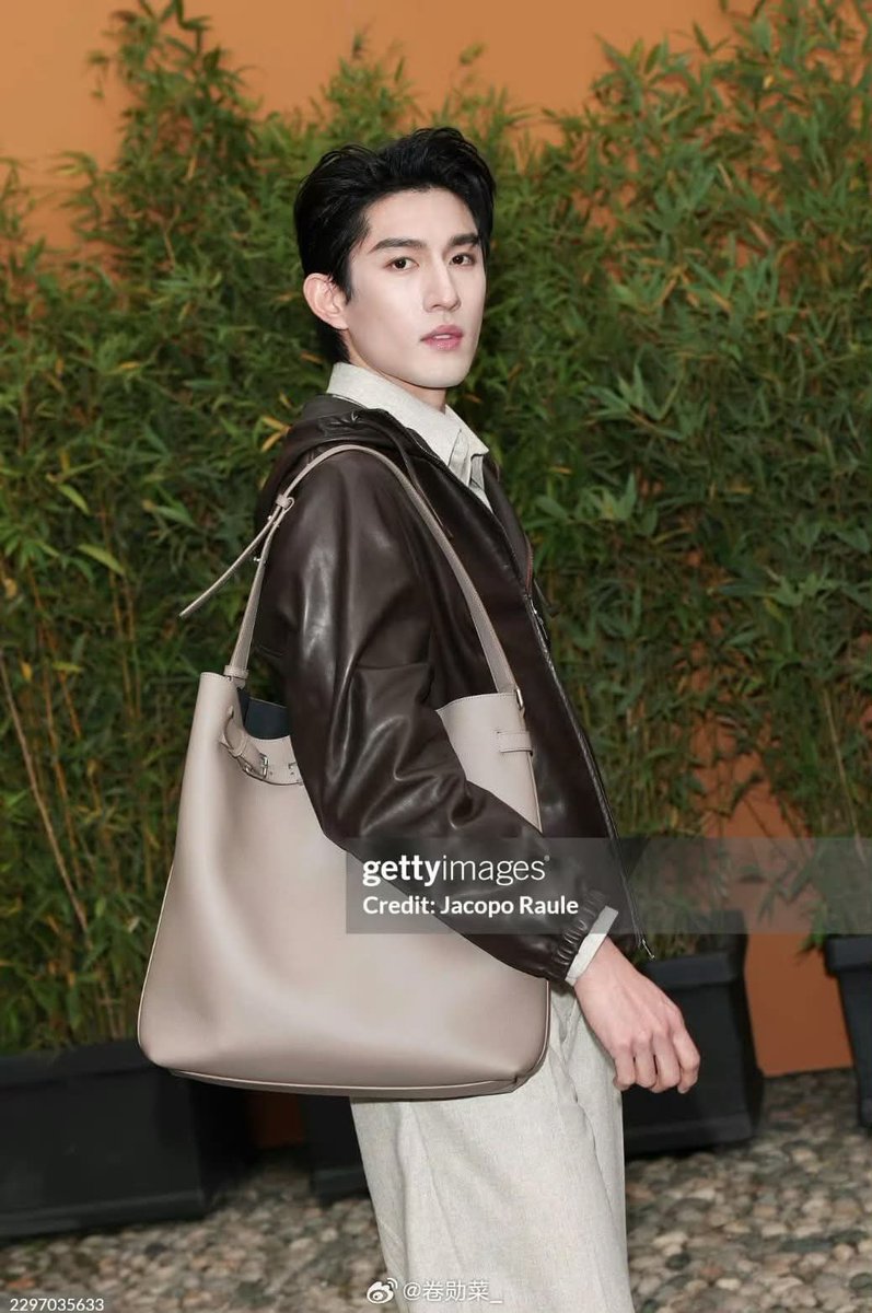 hannawithanh_'s tweet photo. OH WHAT THE FCK…….. is this really getty 😭😭😭😭😭😭😭

 #TODSXAydenSng 
#AylioMFWSS27 
#AydenSng https://t.co/m0p5m72fmn