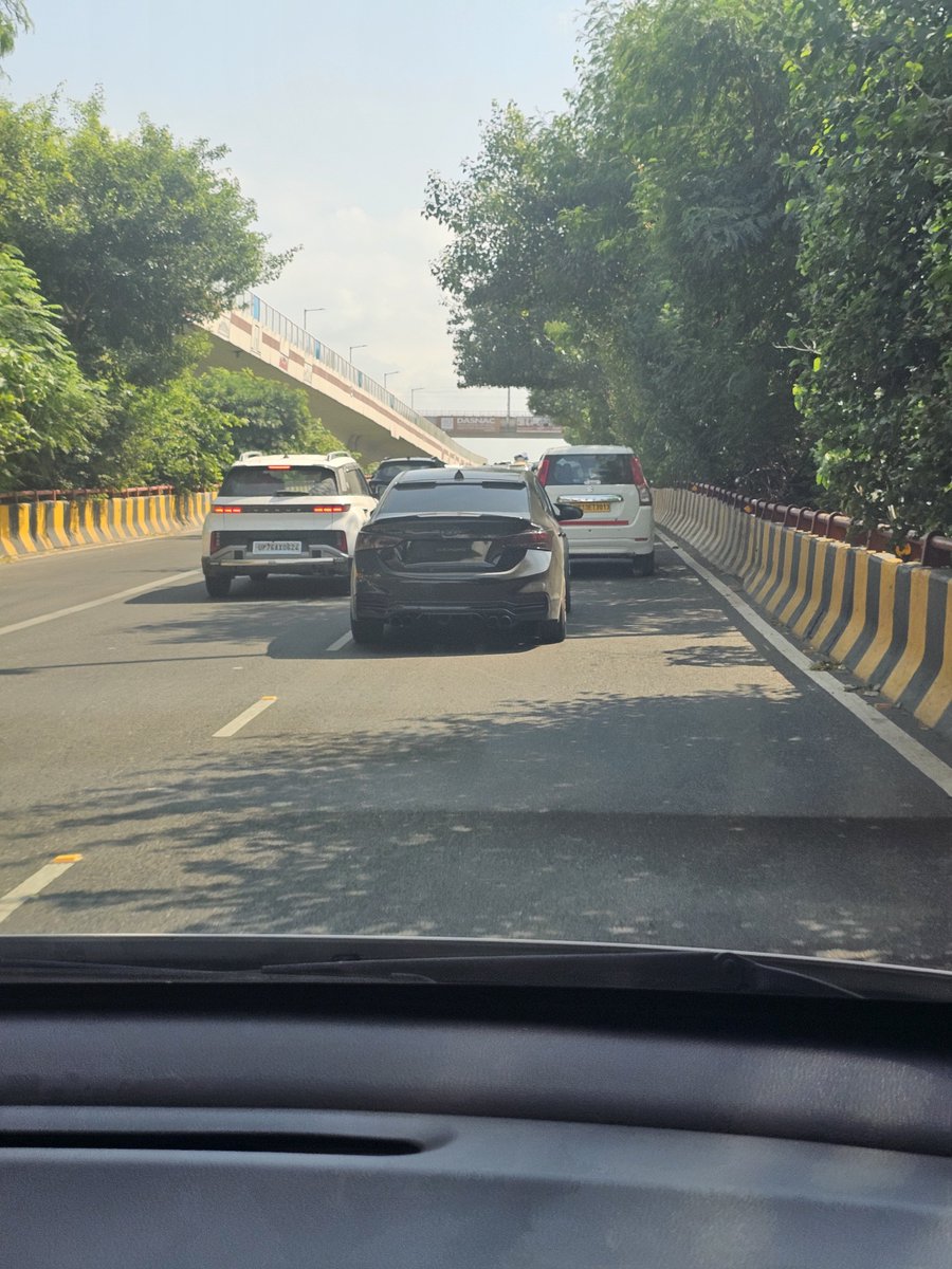adag90's tweet photo. How is this not a security issue? @dtptraffic https://t.co/ZP4P5yeSW5