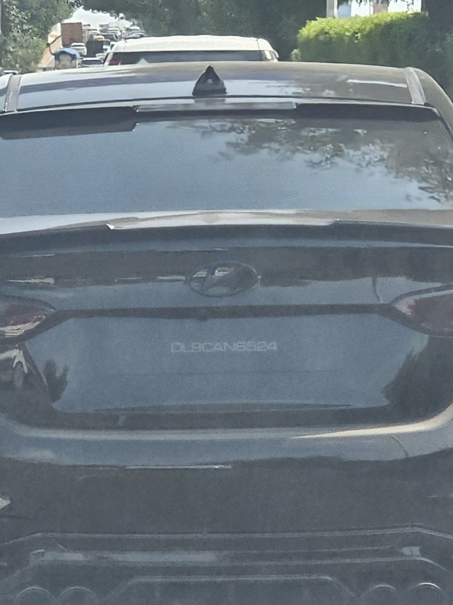adag90's tweet photo. How is this not a security issue? @dtptraffic https://t.co/ZP4P5yeSW5