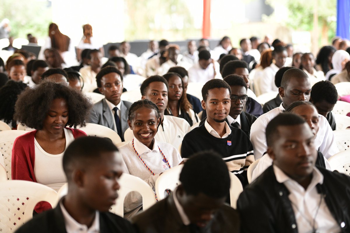 StrathU's tweet photo. Strathmore is the rightful place for you! Commit to stay to completion #KaribuniSU
~Mr. Paul Ochieng'
#SUreFuture https://t.co/9APezj8qxf